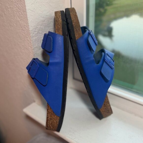 Birkenstock Men’s Arizona Sandals in Ultra Blue with Black Soles Size 44 main image 6